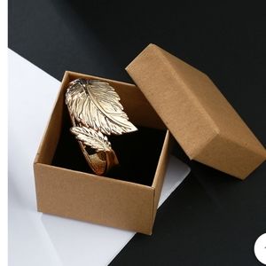 Retro leaf shape alloy bracelet